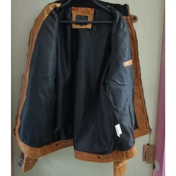 Mens Vegan leather jacket. Like-new condition - Picture 2 of 4